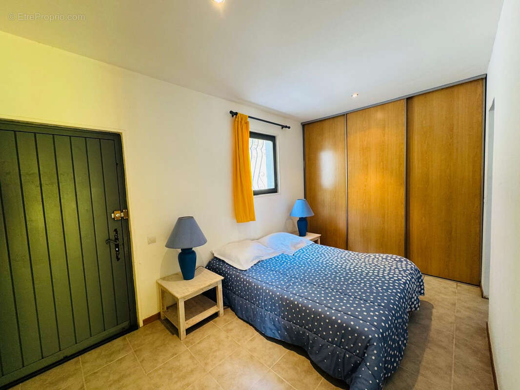 Maison à ROQUEBRUNE-SUR-ARGENS