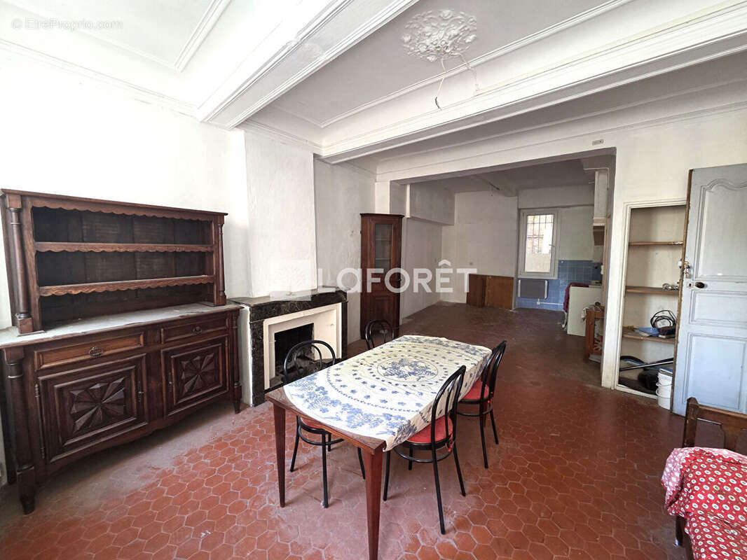 Appartement à COTIGNAC