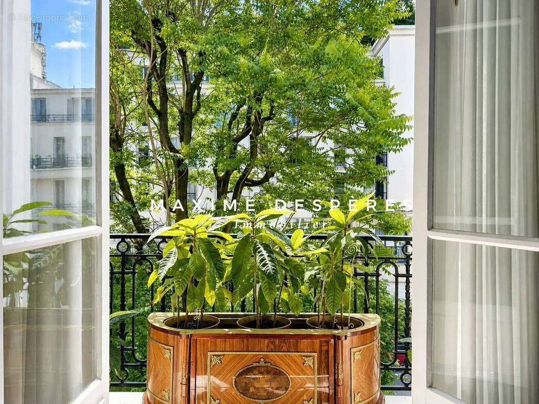Appartement à NEUILLY-SUR-SEINE
