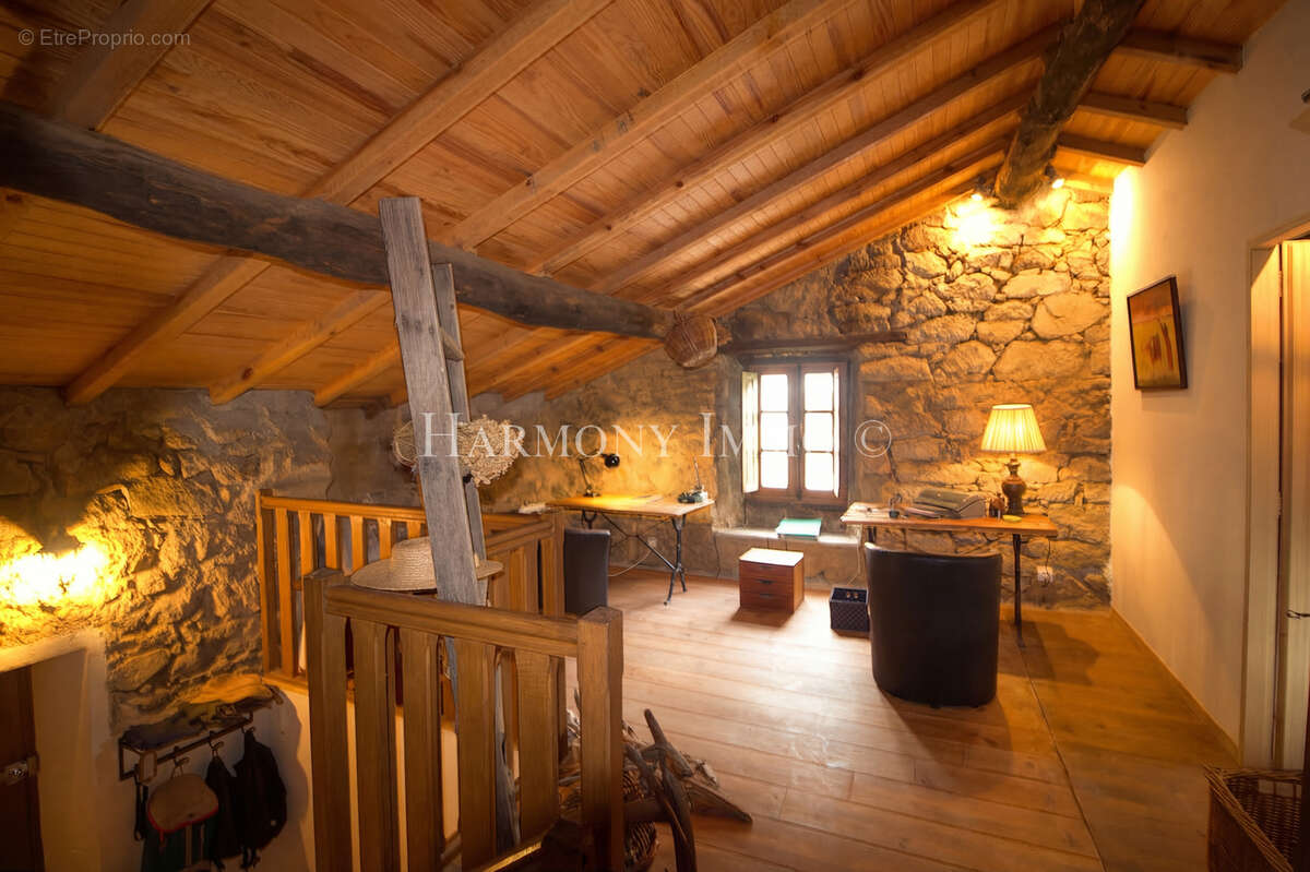 Maison à ROSAZIA