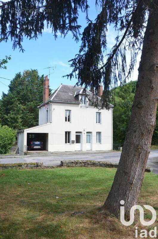 Photo 1 - Appartement à CHAMBON-SUR-VOUEIZE