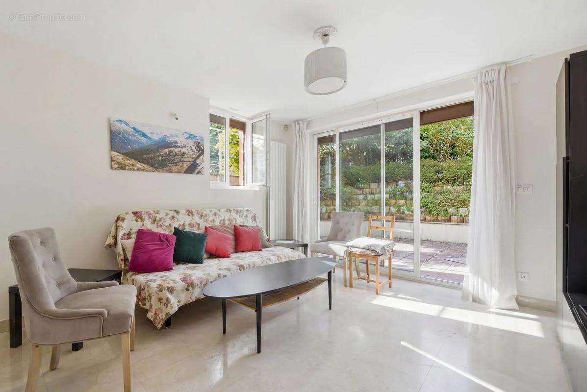 Maison de 10 pièces de 250 m² à Châtillon - photo 7