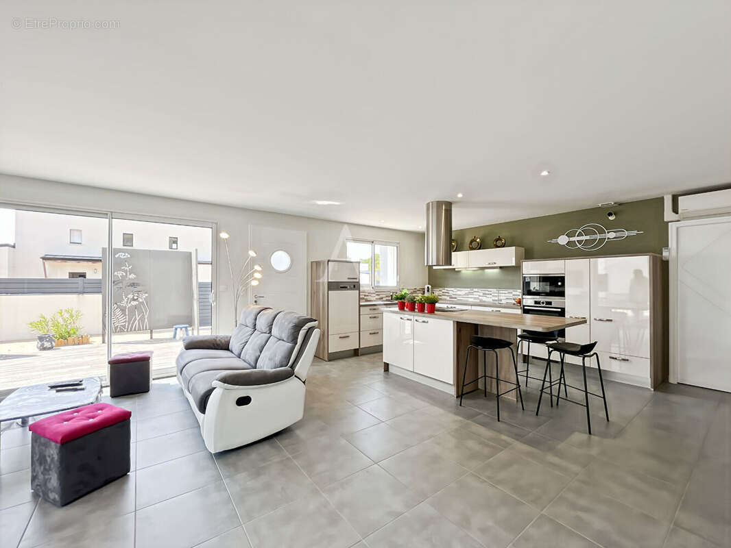 Maison 90 m² à Saint-Jean-De-Monts  - photo 2
