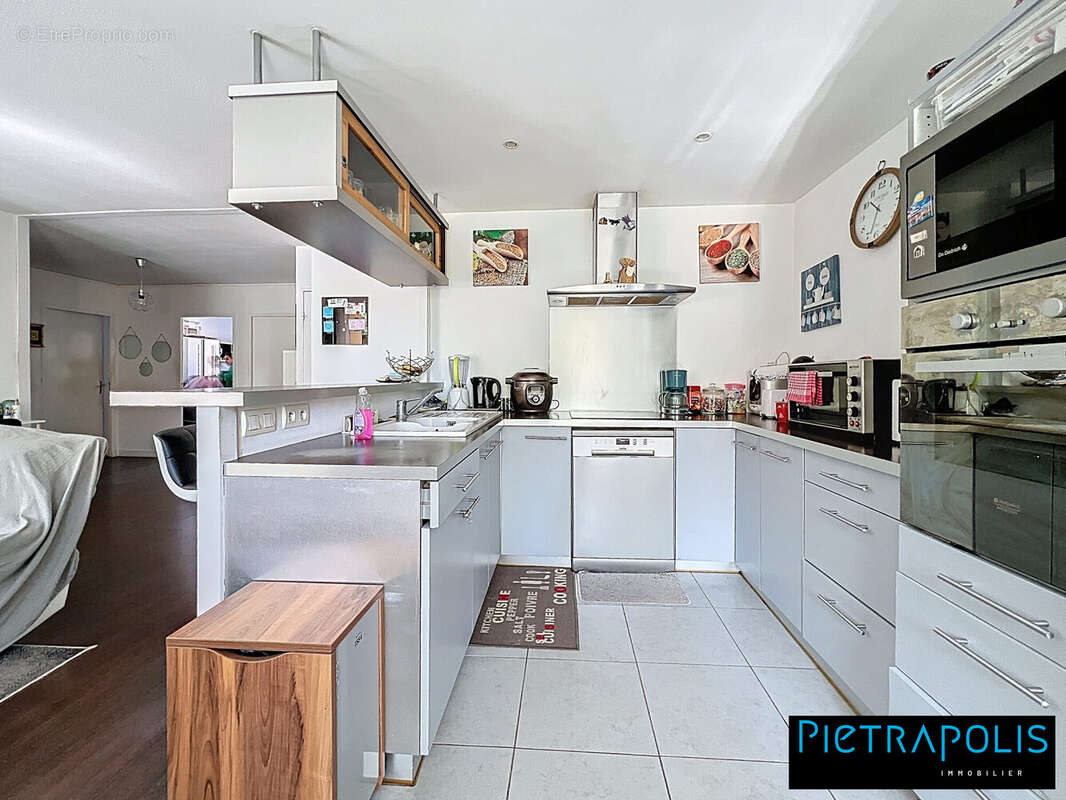 Appartement à SAINT-GENIS-LAVAL