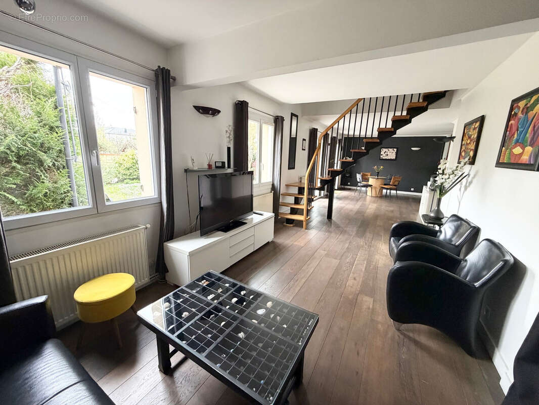 Maison à SAVIGNY-SUR-ORGE