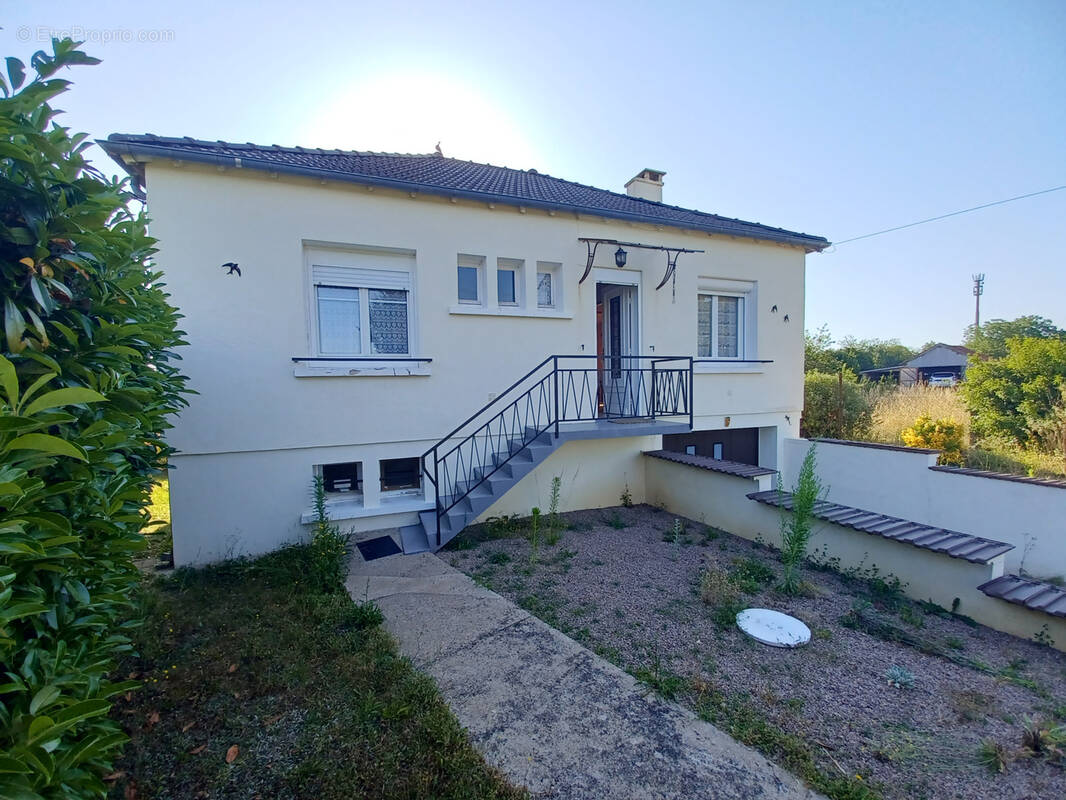 Maison à SANCERGUES