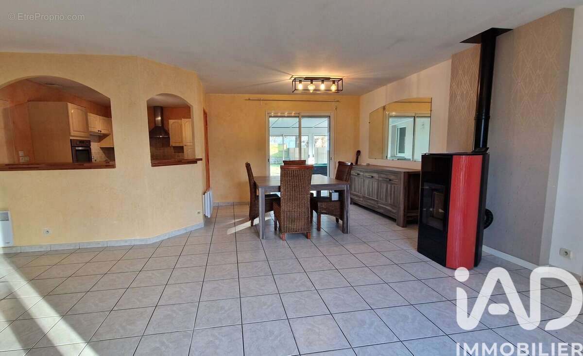 Photo 3 - Maison à SAINT-ETIENNE-DE-MONTLUC