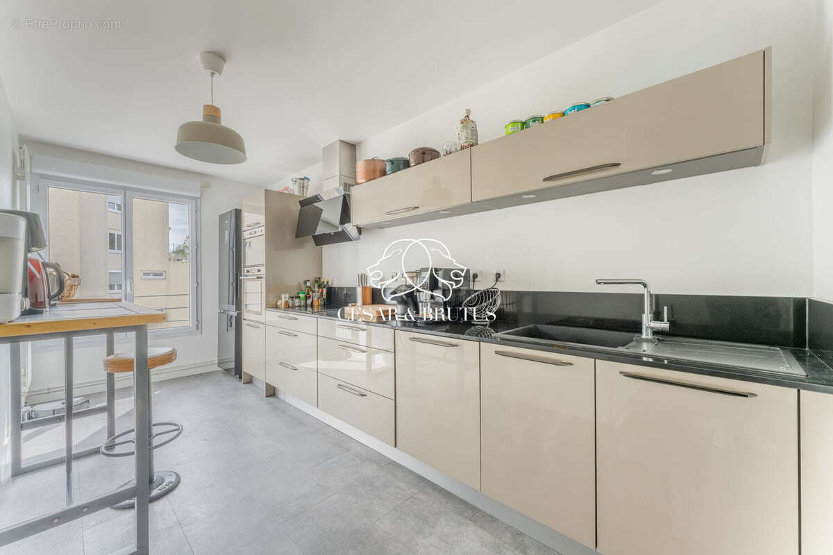 Appartement à LYON-8E