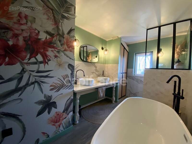 Maison à SAINT-QUENTIN-LA-POTERIE