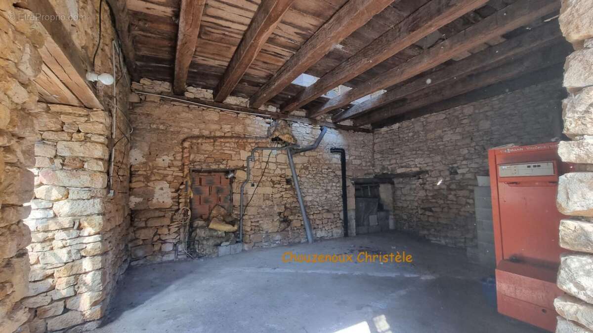 24290 Sergeac : Ensemble immobilier en pierre du pays - photo 13