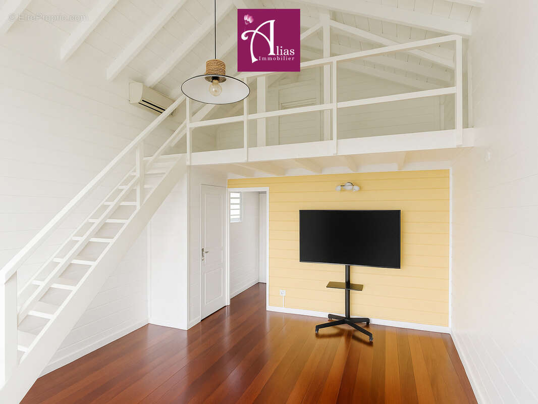 Maison à LES ABYMES