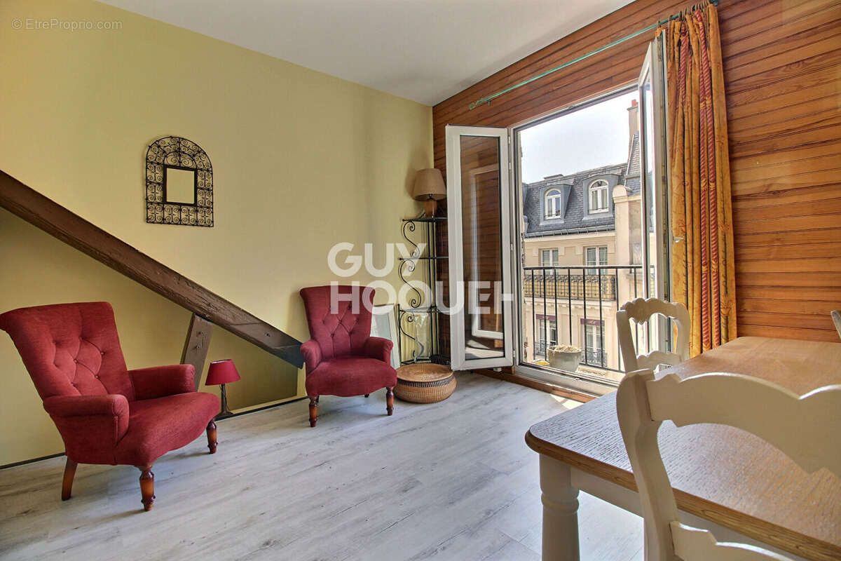 Appartement à PARIS-9E