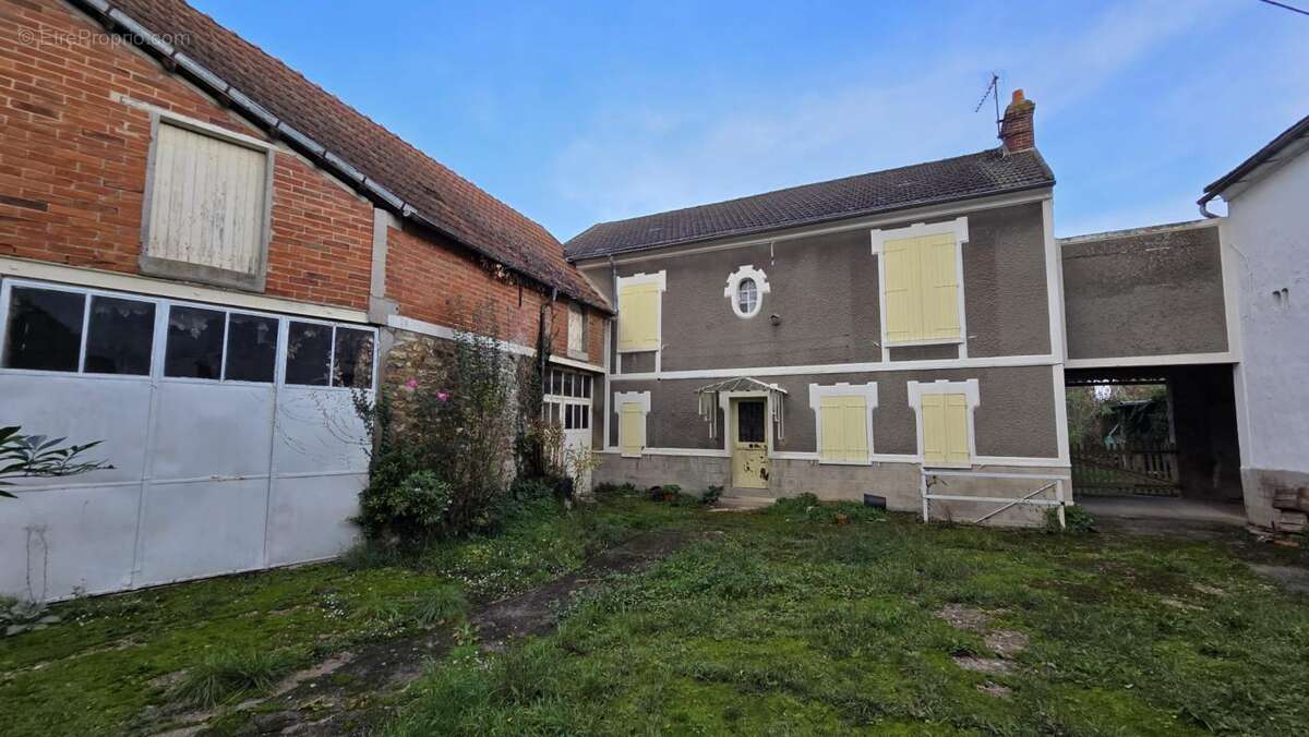 Maison à MEZIERES-SUR-SEINE