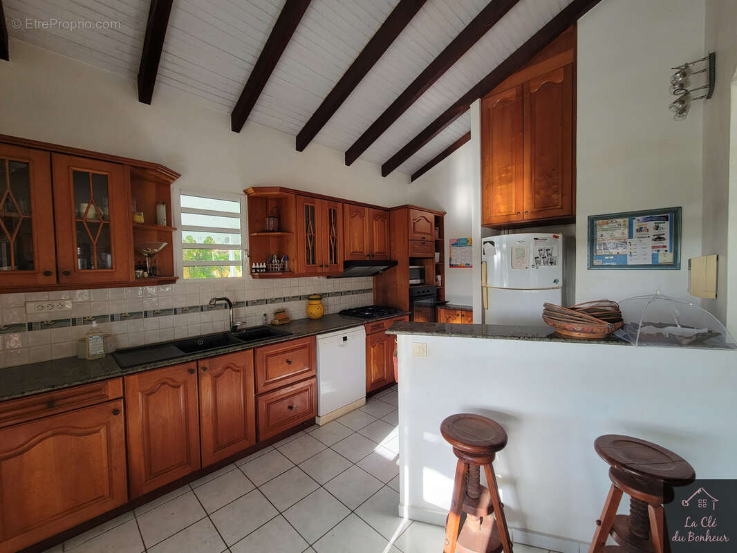 Maison à LES TROIS-ILETS