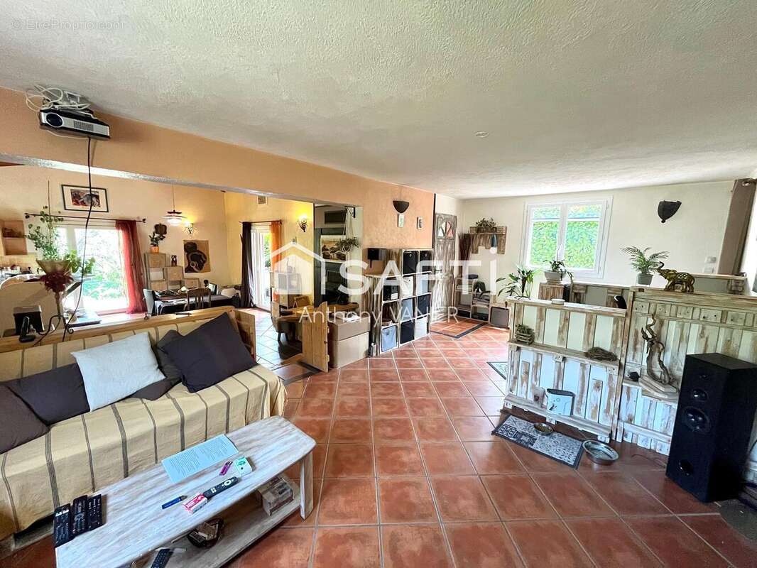 Maison 162 m² à Val-De-Chalvagne  - photo 3