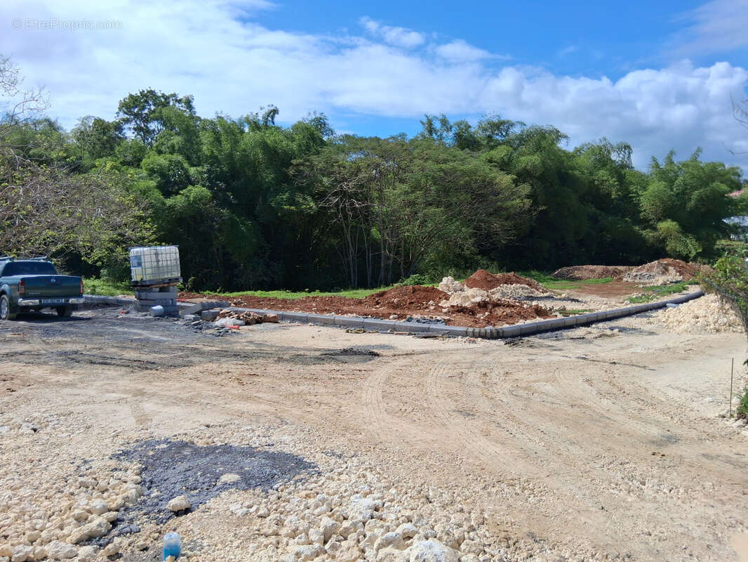 Terrain à BAIE-MAHAULT