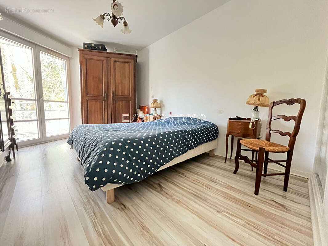 Appartement à MONT-SAINT-AIGNAN