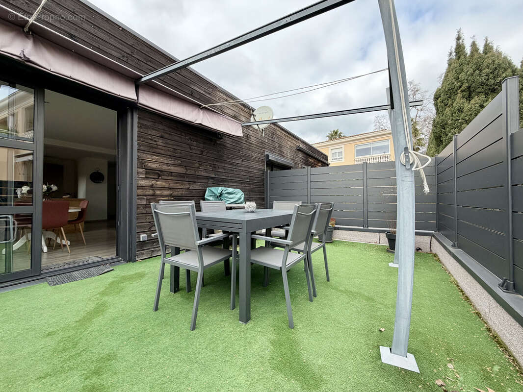 Appartement à LA VALETTE-DU-VAR