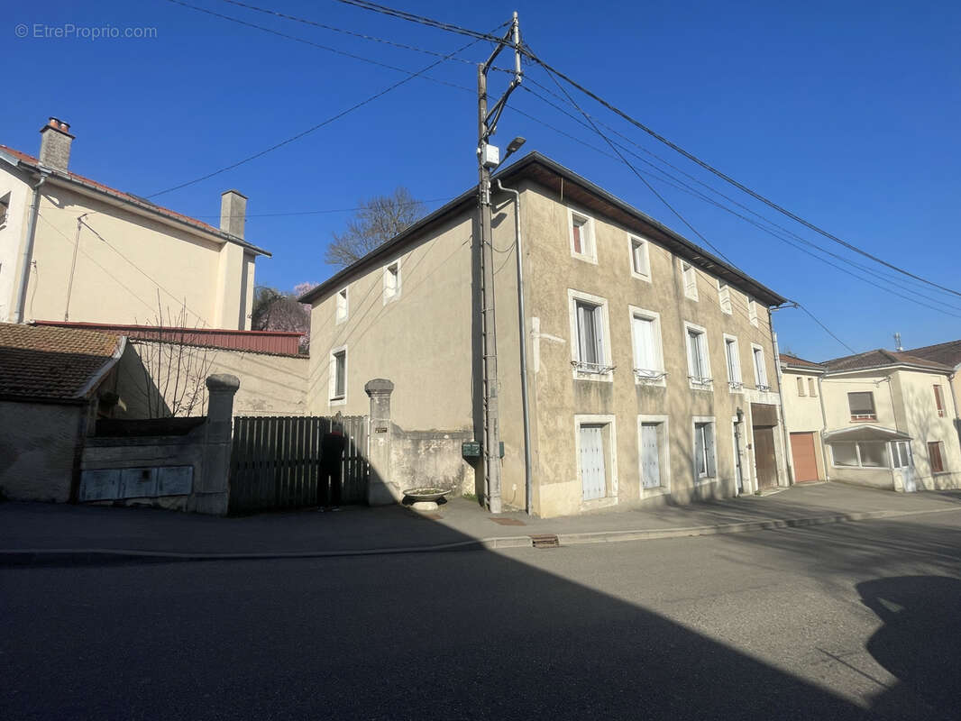 Appartement à VEZELISE