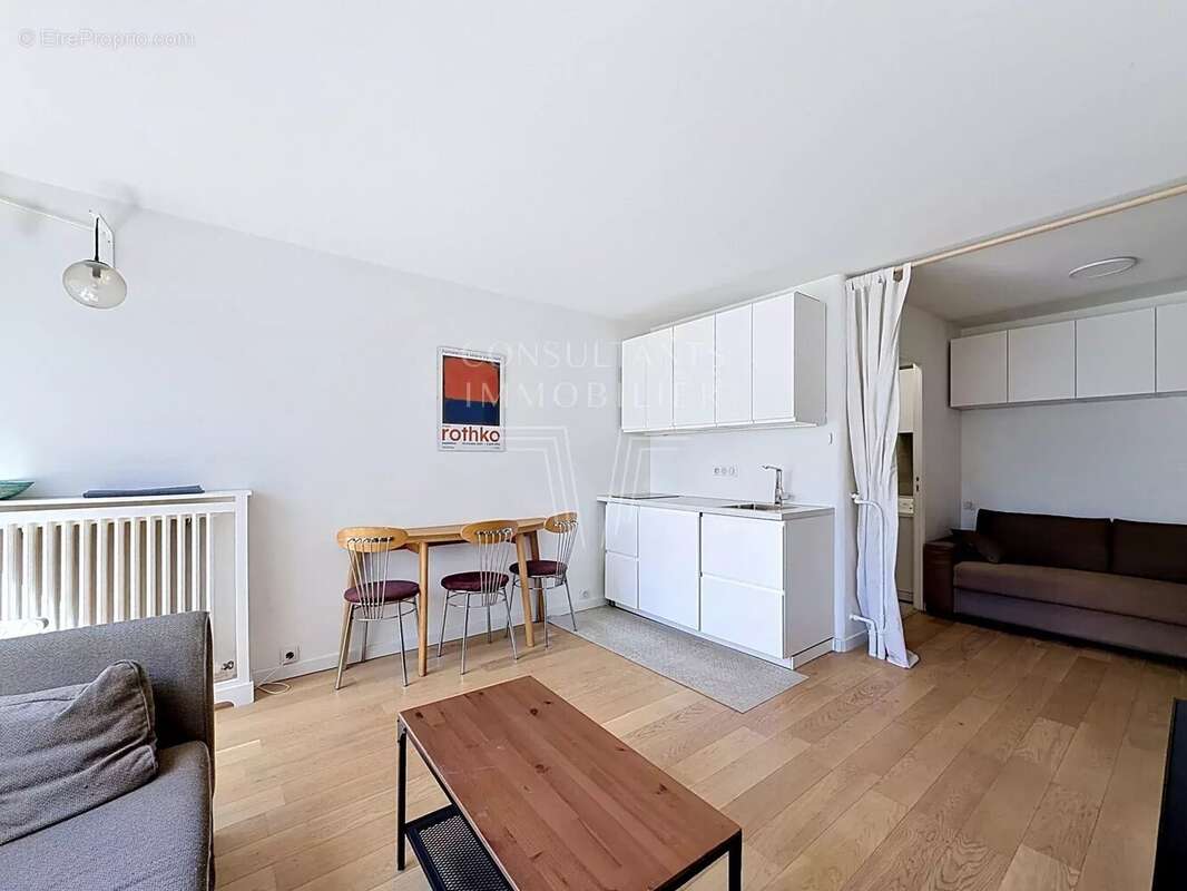 Appartement à PARIS-17E