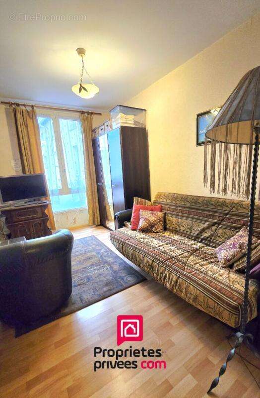 Appartement à LE CHAMBON-FEUGEROLLES