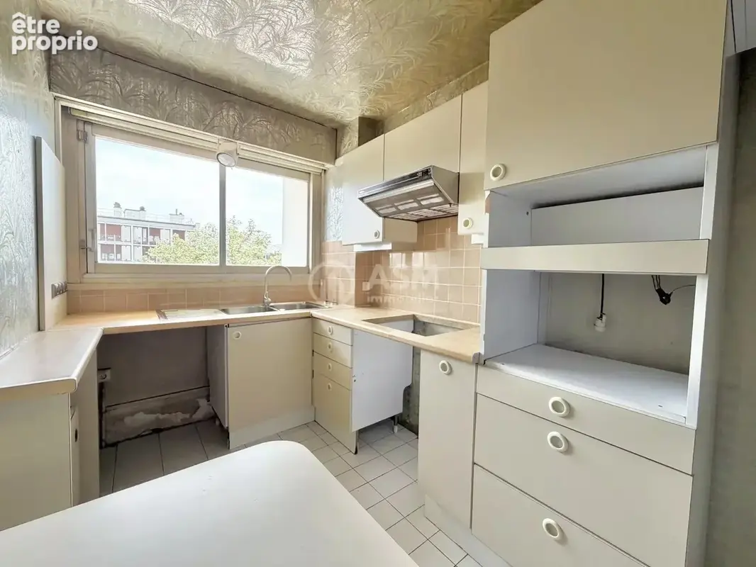 A VENDRE - 3 pièces très lumineux avec 2 balcons parking et cave - photo 8