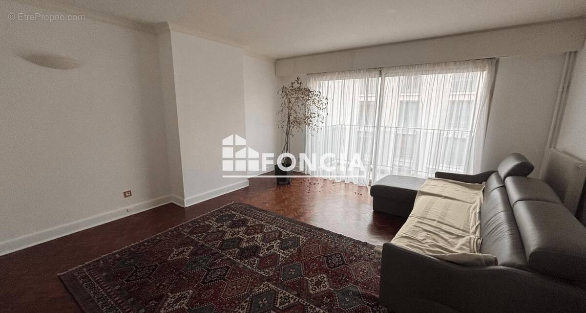 Appartement à VERSAILLES