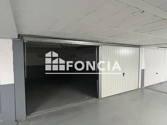 Parking à PARIS-19E