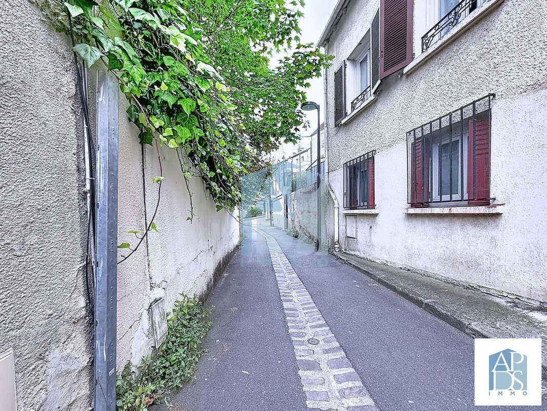 Rue piétonne au calme mais proche métro 7 - Maison à IVRY-SUR-SEINE