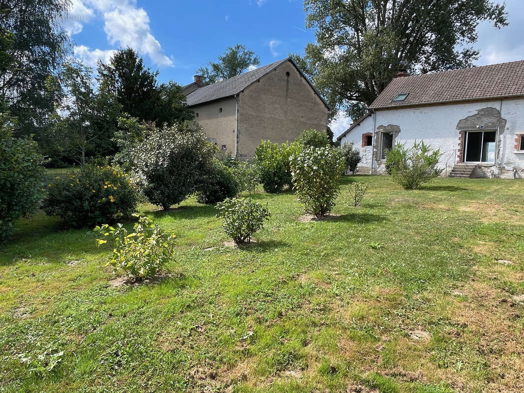 Maison à SAINT-MARCEL-EN-MARCILLAT