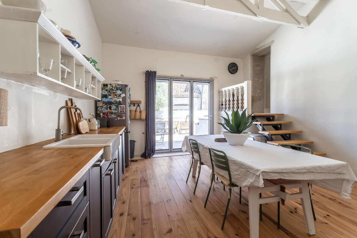 Maison de village avec jardin, garage et piscine - photo 10