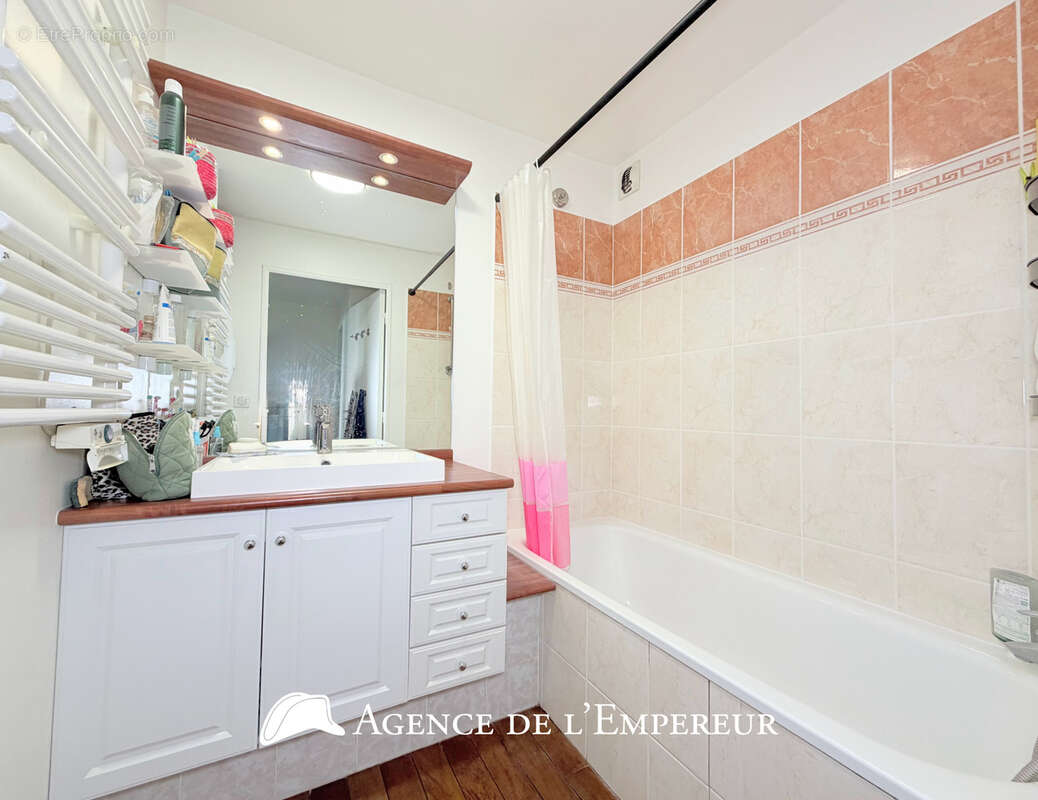 Appartement à SURESNES