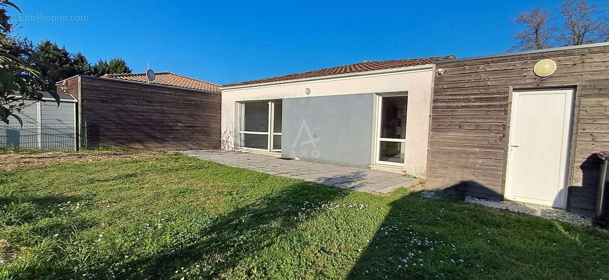 Maison à SAINT-YRIEIX-SUR-CHARENTE