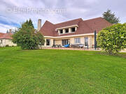 Maison à SAINT-CYR-DU-RONCERAY