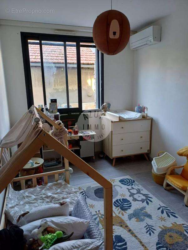 Appartement à ROQUEVAIRE