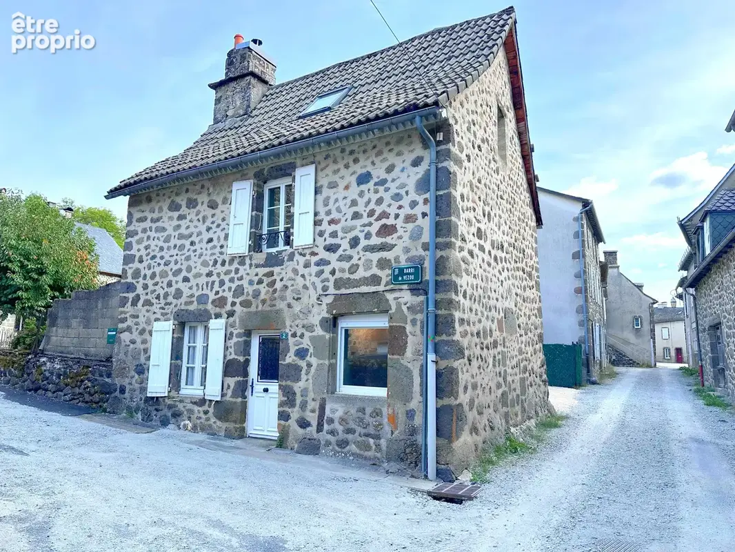 Maison 3 pièces 45 m² à vendre à Saint-Martin-Valmeroux (15140) - photo 1