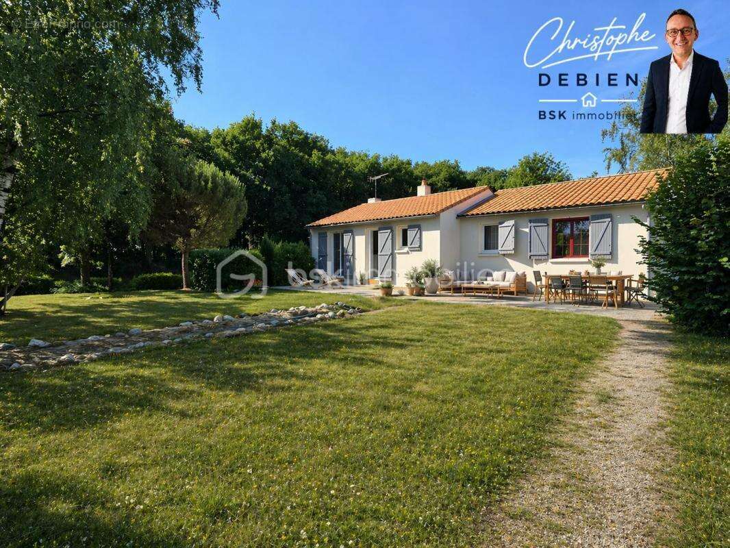 Maison familiale 4 chambres – sous-sol complet – terrain de 992 m² – proche commerces et écoles - photo 13