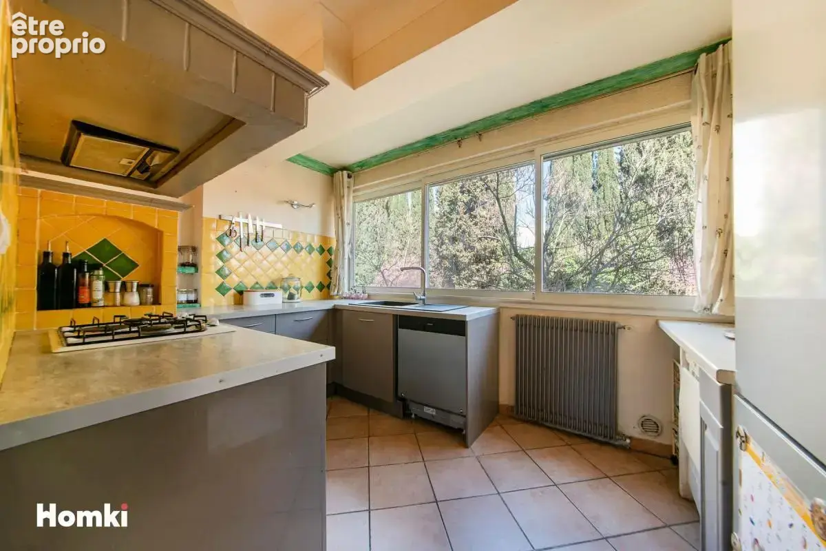 Appartement T3 de 70 m² à Aix-en-Provence 13100, Avenue Henri Pontier - photo 4
