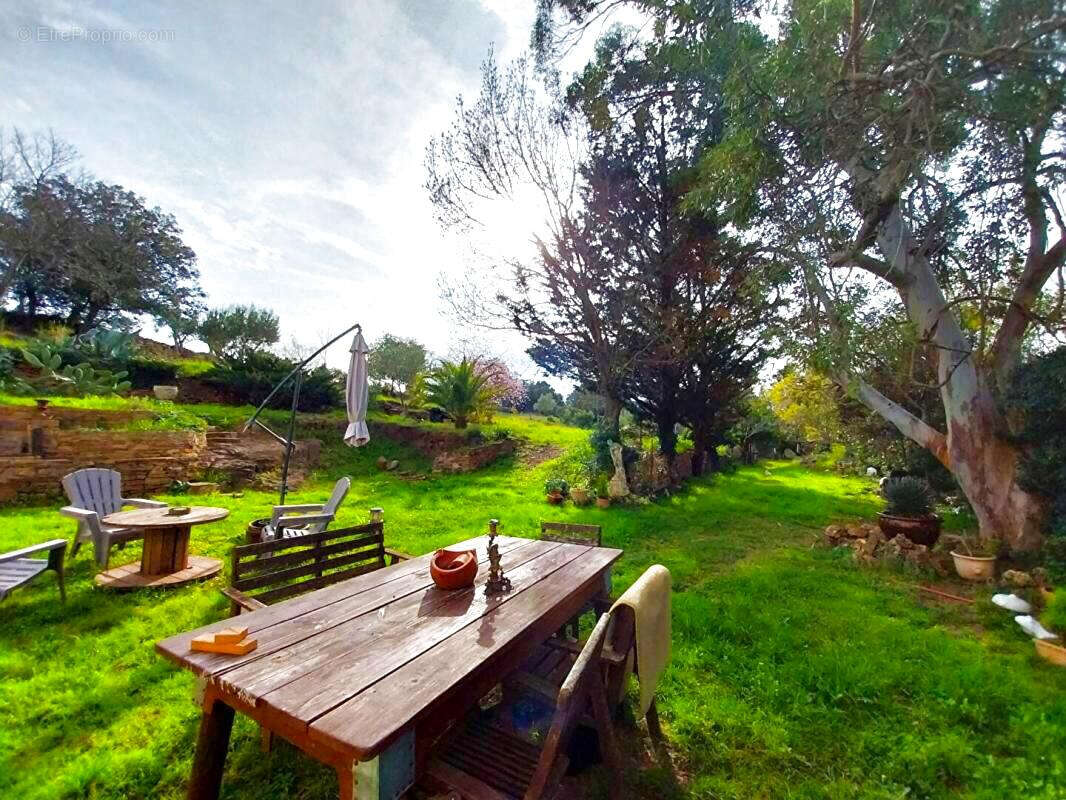 Maison à USCLAS-DU-BOSC