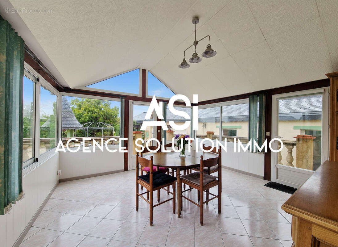 Maison Saint Sulpice 121 m²  - 3 chambres sur 1287 m² de terrain et 4 garages et car-port - photo 9