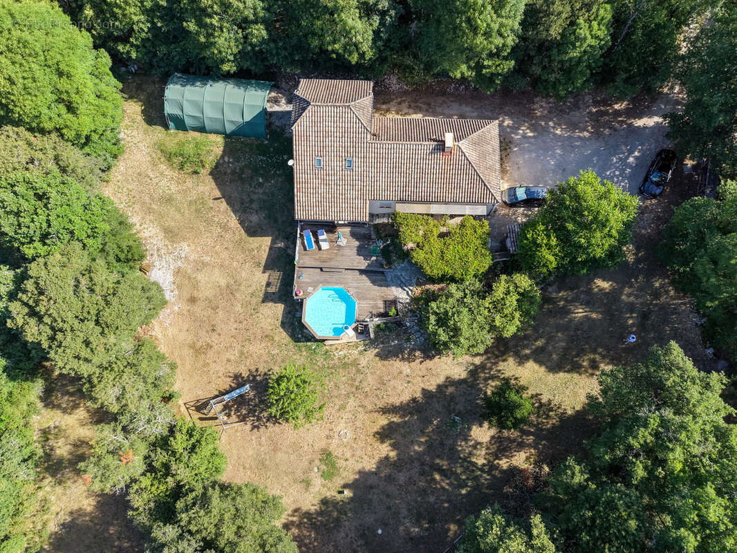 Agréable Contemporaine sur 2500 m2 avec vue et piscine hors sol - photo 20