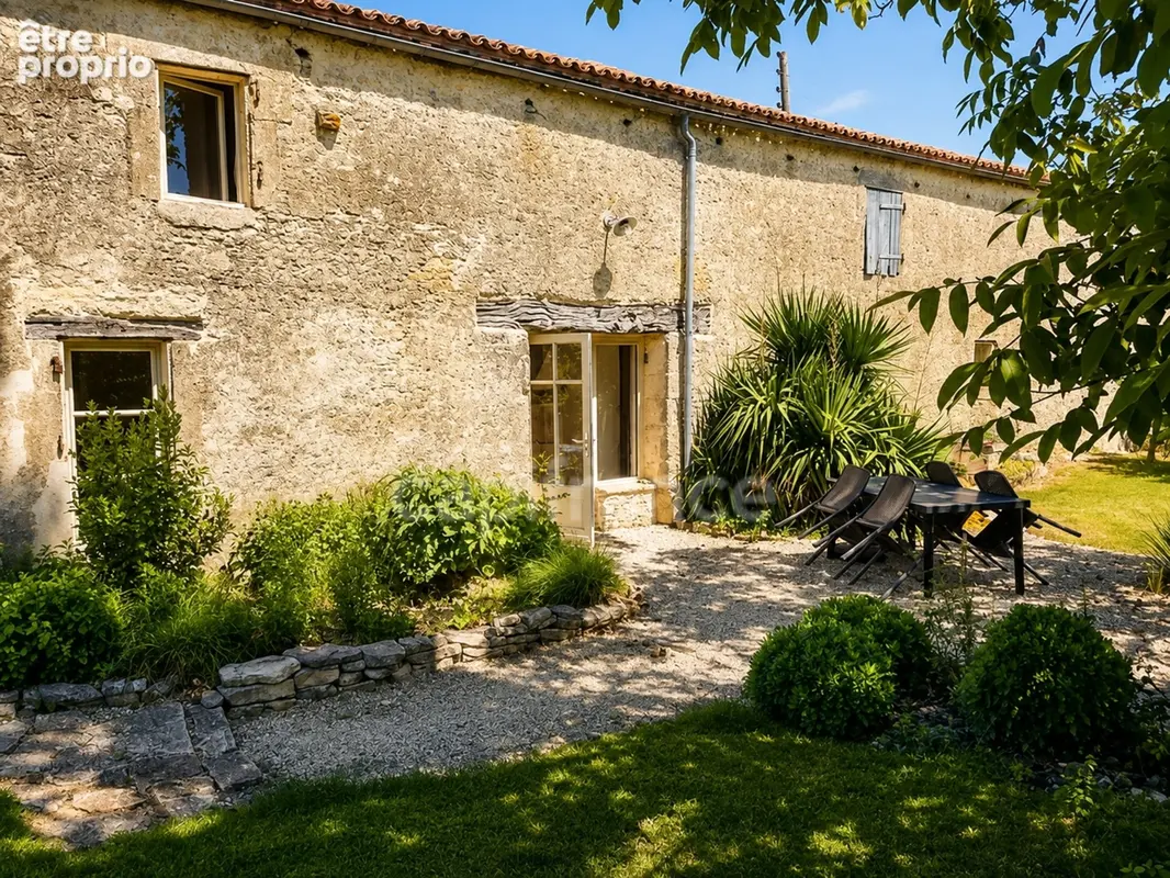 Domaine d’exception du xviiᵉ siècle – 1 370 m² – 2 hectares – piscine – gîtes & réceptions - photo 2
