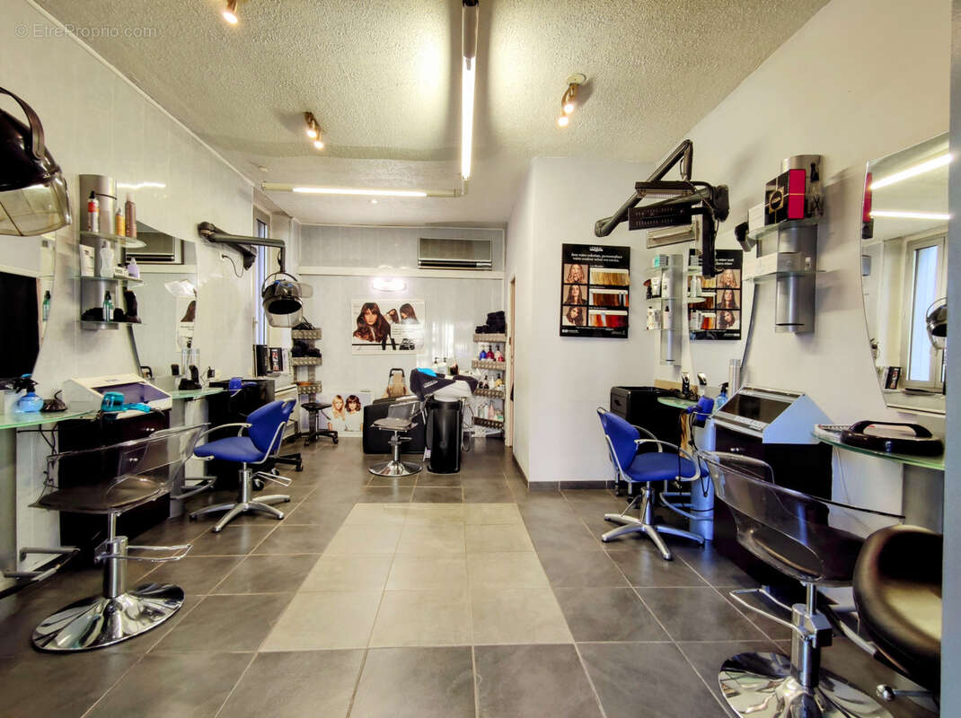 Commerce à LAMALOU-LES-BAINS