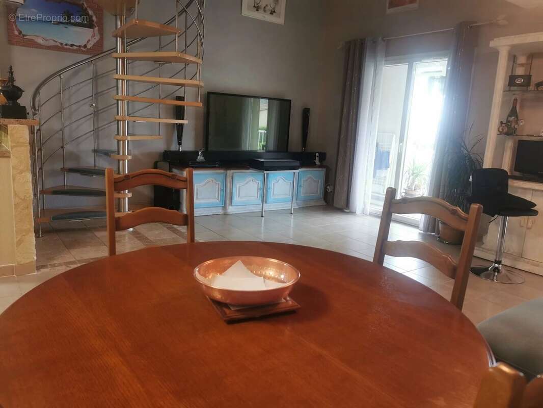 Appartement à LORGUES