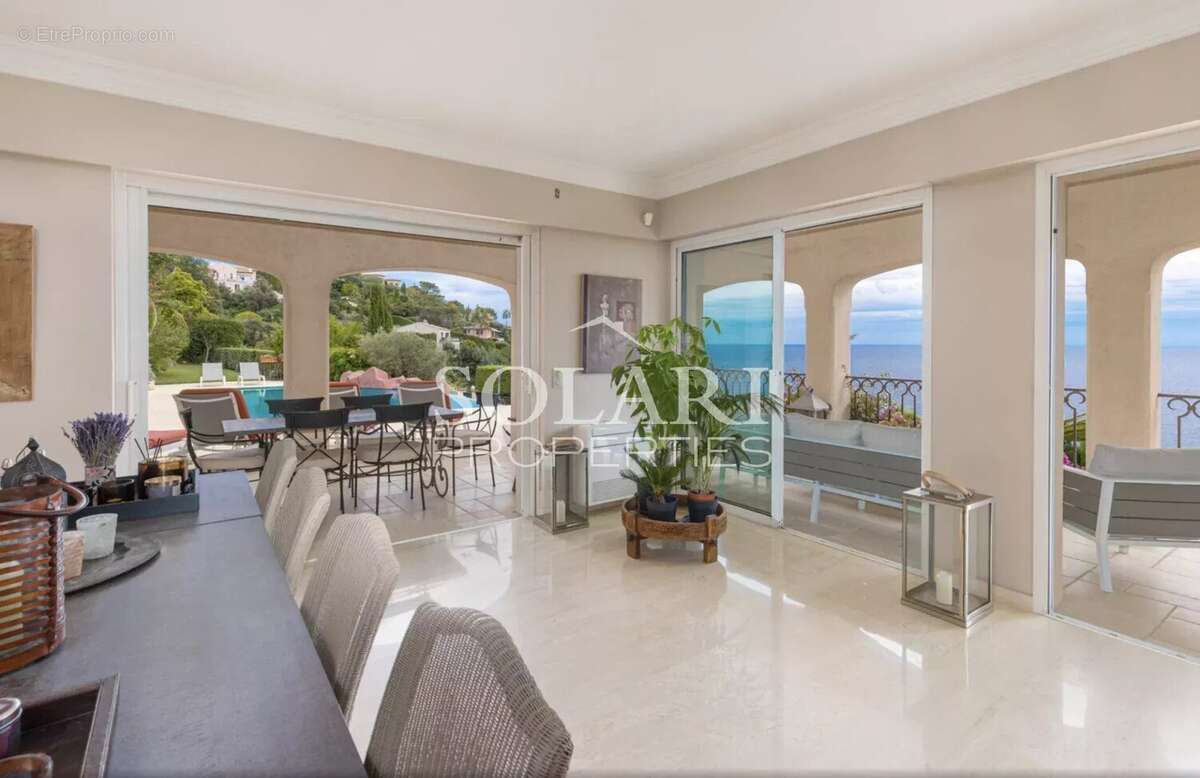 Maison à THEOULE-SUR-MER