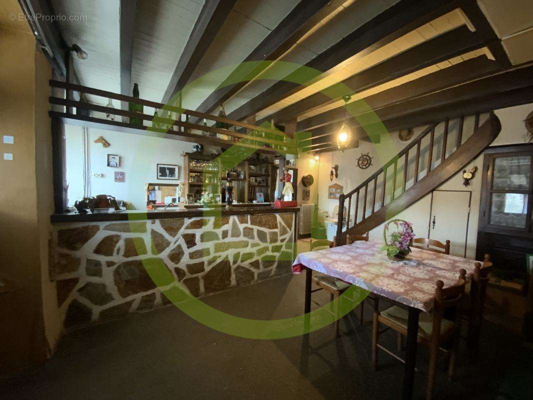 Maison à CHATELUS-MALVALEIX