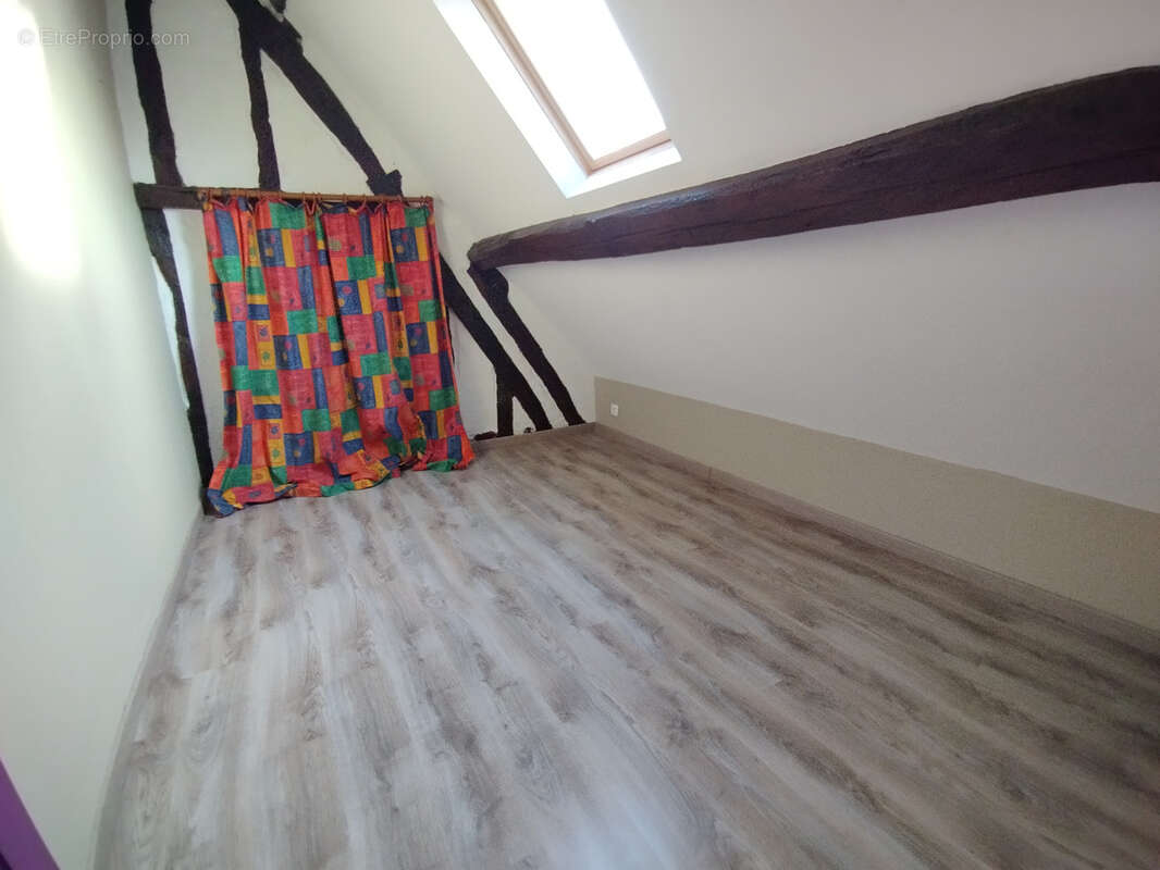 Maison à SAINT-HILAIRE-LA-GRAVELLE