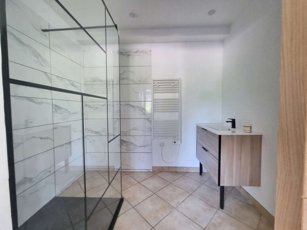 Appartement à SAINTE-CROIX-DU-VERDON