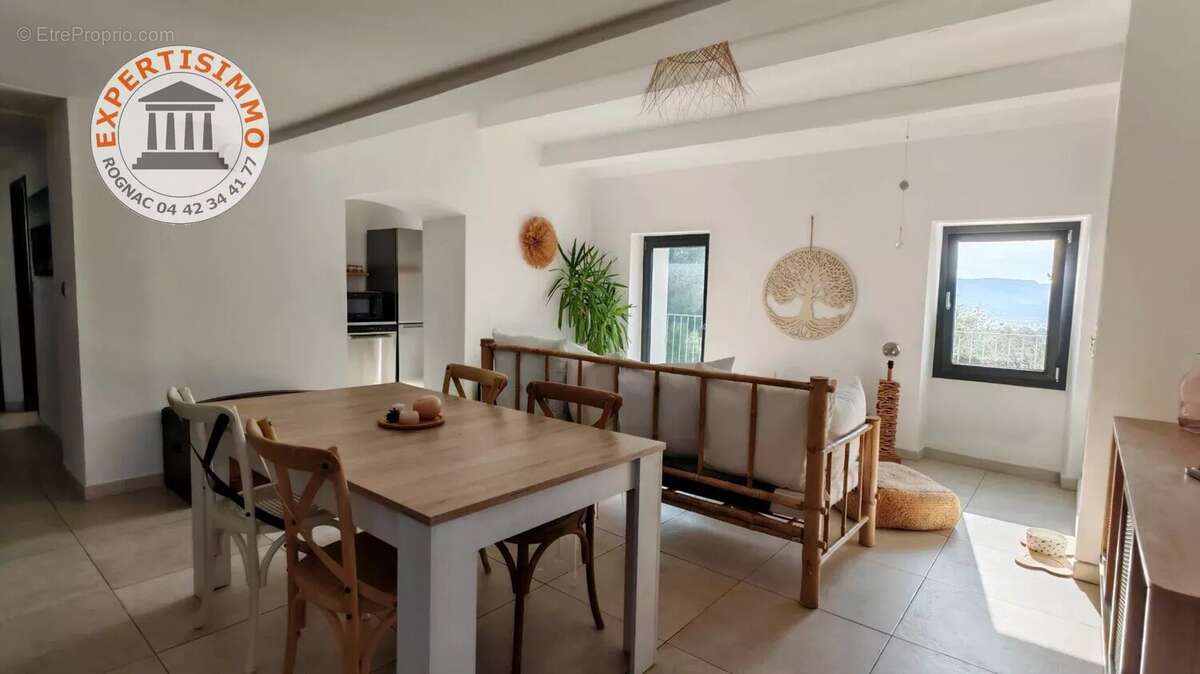 Appartement à ROGNAC