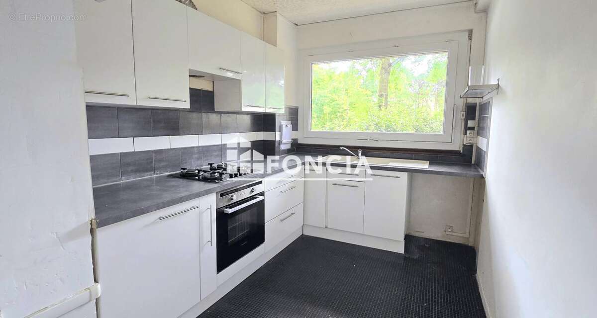 Appartement à LA CELLE-SAINT-CLOUD